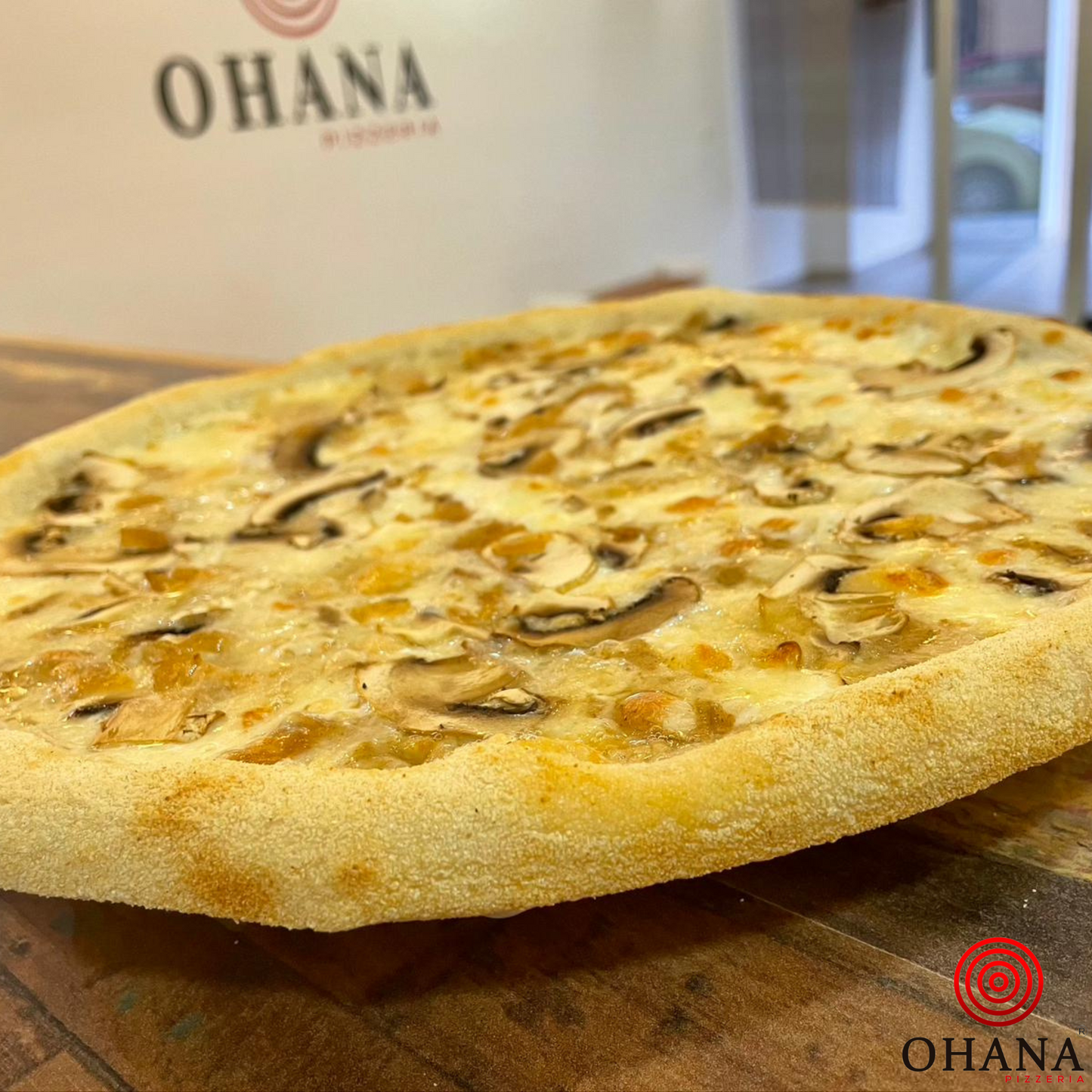 Porcini, nata mozzarella, crema de setas, champiñón, cebolla caramelizada