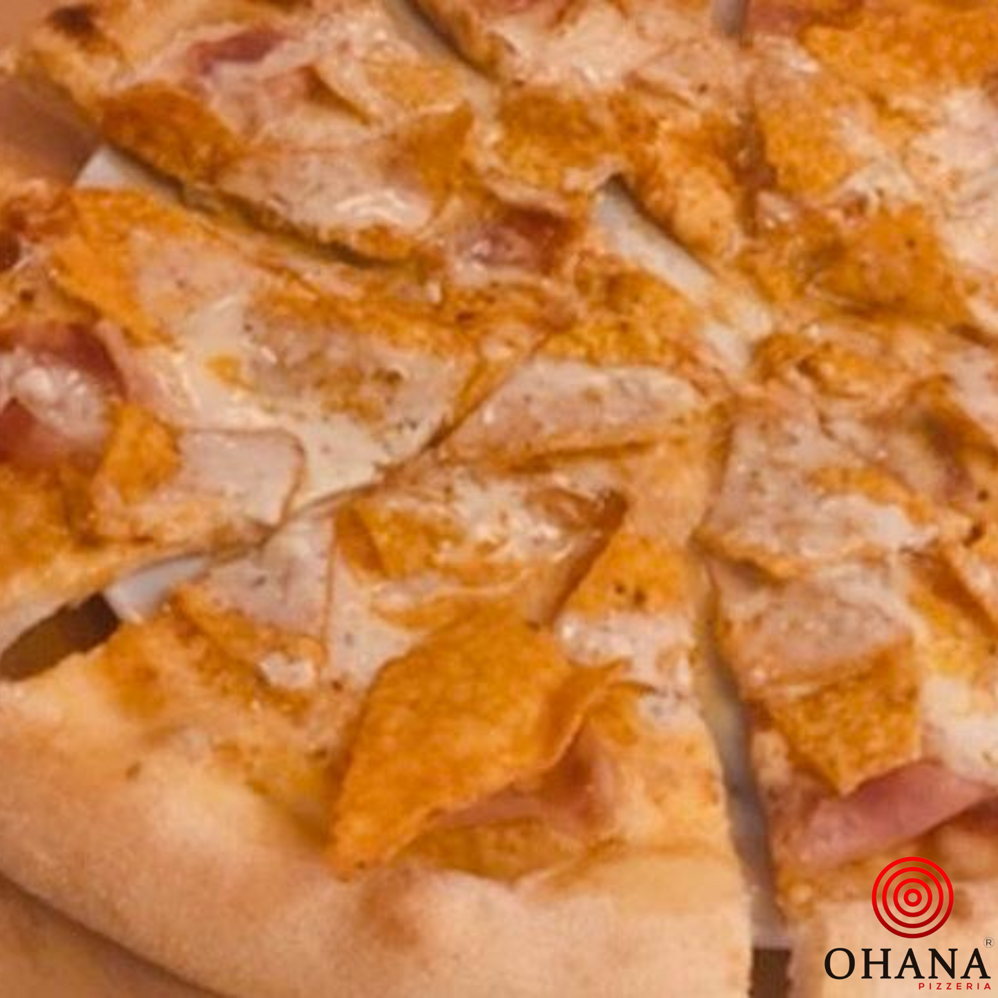 Dori, tomate, mozzarella, carne de ternera, bacon crema de quesos, (fuera de cocción doritos)